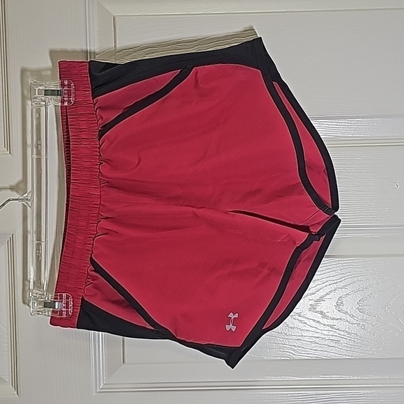 Under Armour Pink Gray Shorts Workout Athletic Gym Loose Fit Pockets Size XS - Picture 1 of 3